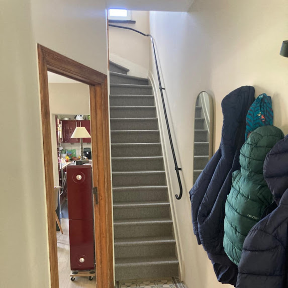Rénovation d'un escalier en moquette par Renovsol & Cover